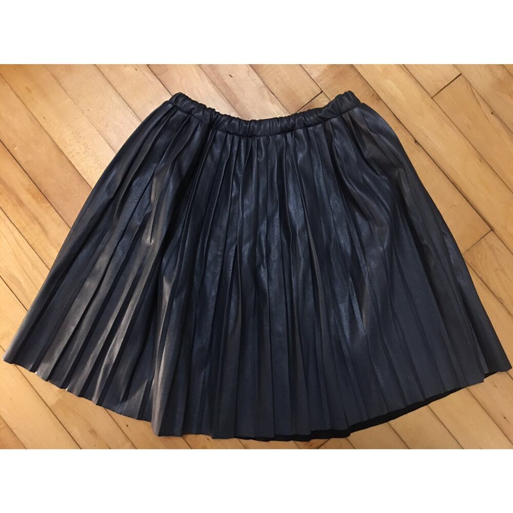 Christina Rohde Navy Faux Leather Pleated Skirt - Picture 5 of 5